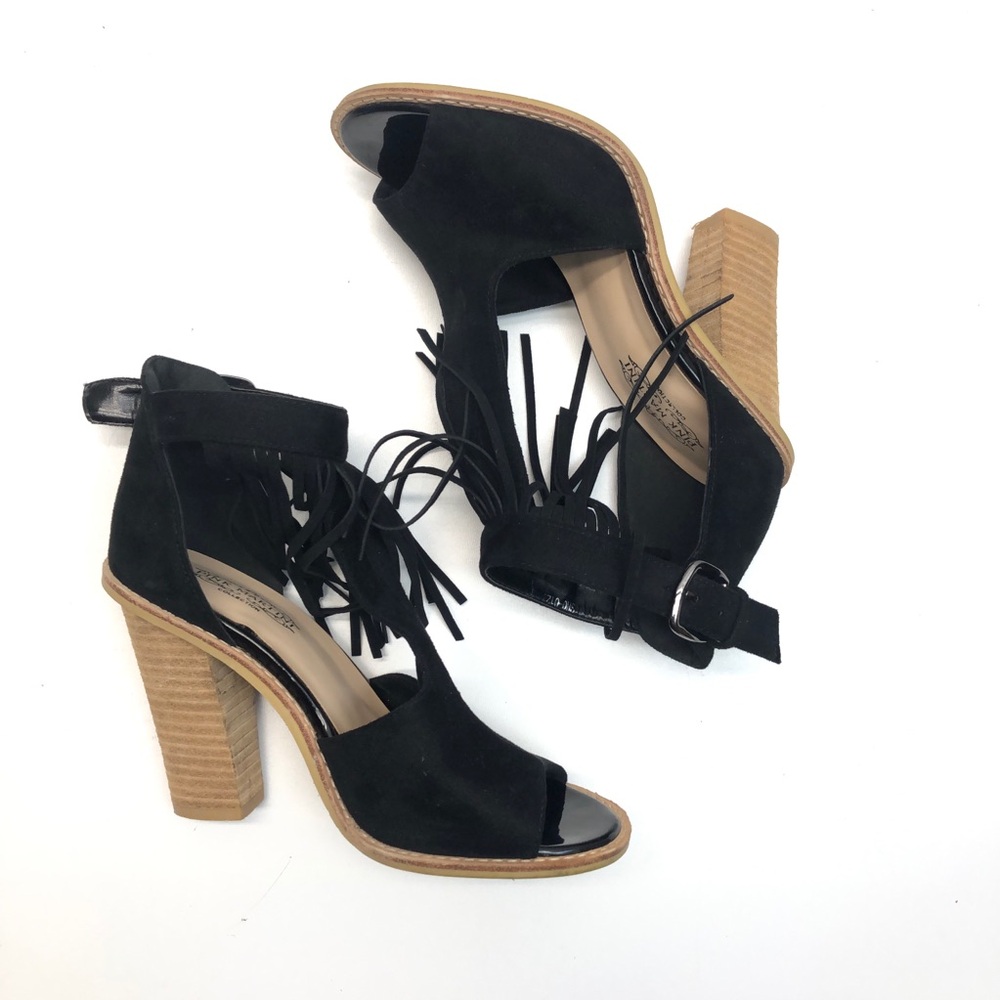 Pink Martini Collection Fringe Sandals Suede Black